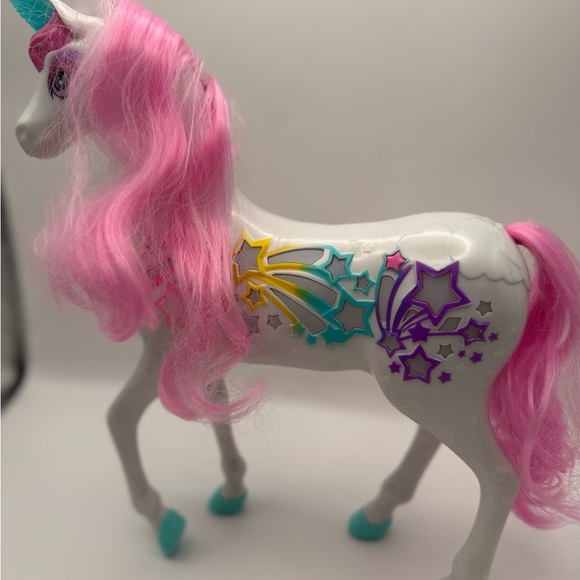 Barbie Dreamtopia Brush 'N Sparkle Unicorn Horse Doll w/ Lights & Sounds Mattel - Picture 8 of 9